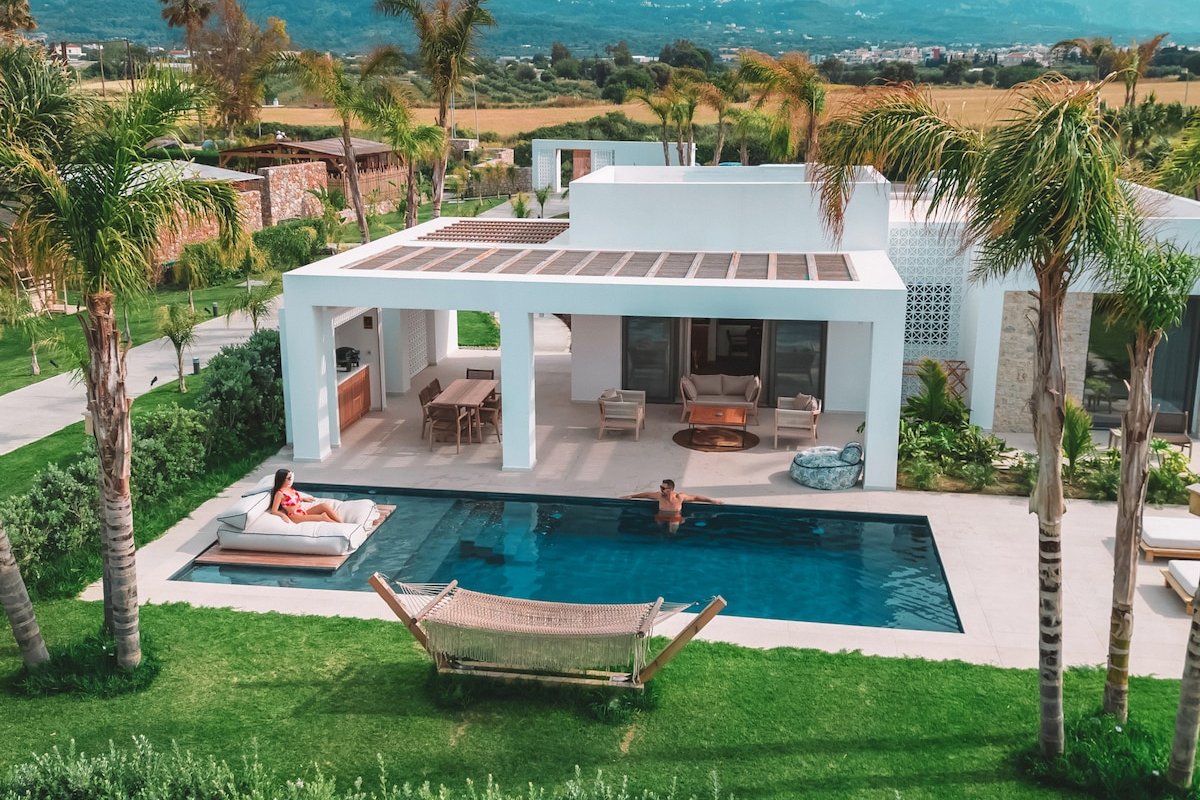 TAF All Villas Beachfront – Two Bedroom &TESLA i gallery image 3