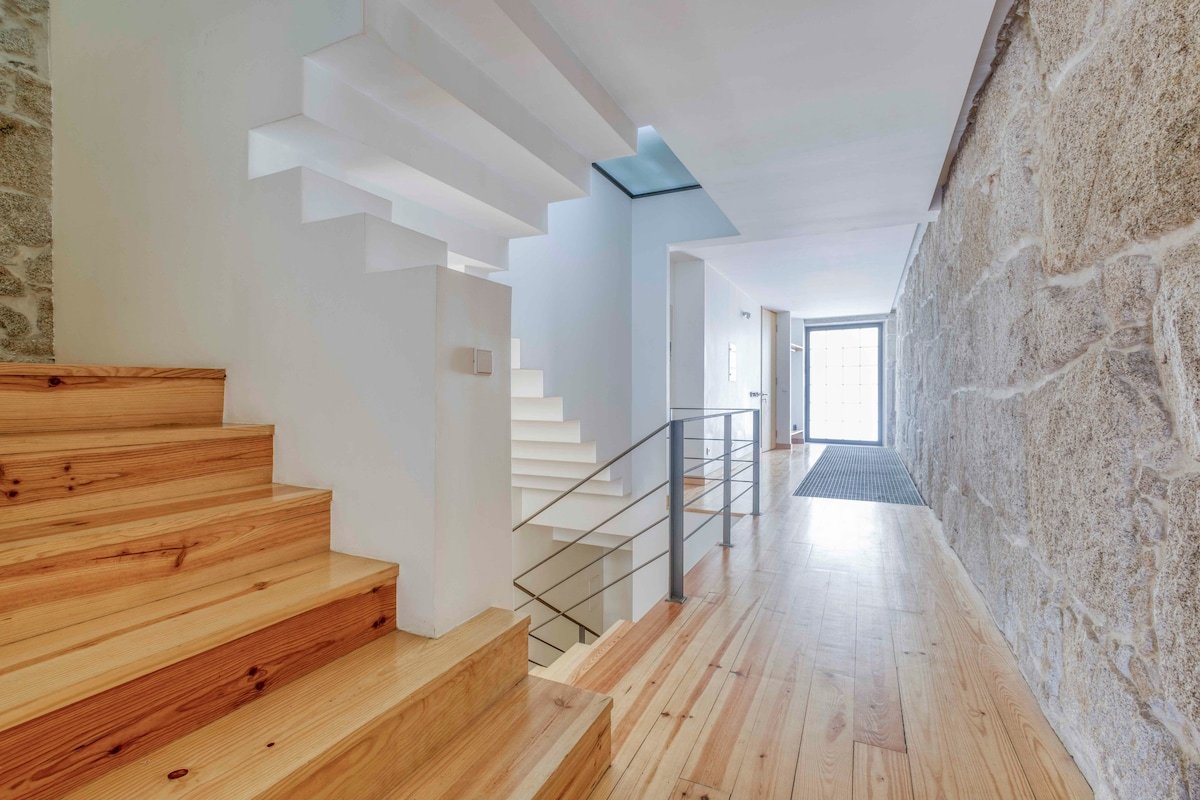 17th century home, scenic views, own garden gallery image 3