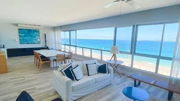 Oceanfront Leblon gallery image 2