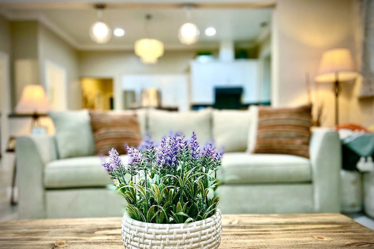 Luxurious & Grand 8 BR at the heart of San Jose gallery image 3