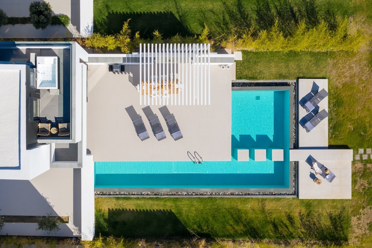 Great Albatross Beach Front Villa gallery image 2