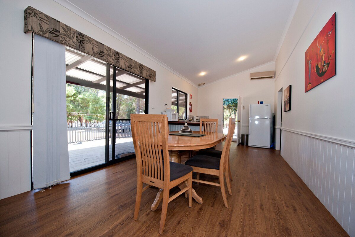 Margaret River Hideaway – Standard 3 Bedrooms gallery image 5