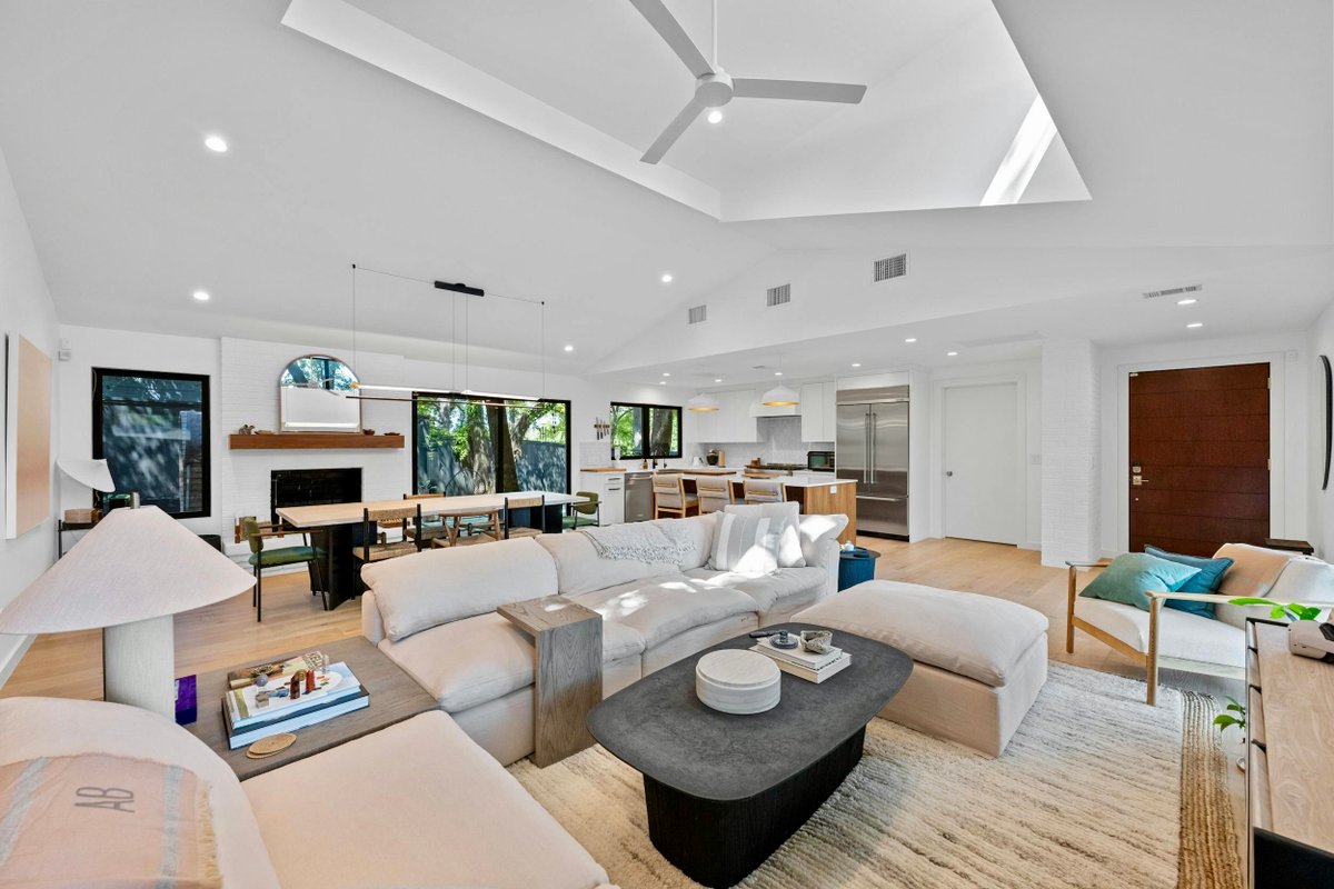 Stunning Mid-century Modern Perfection With Sauna!