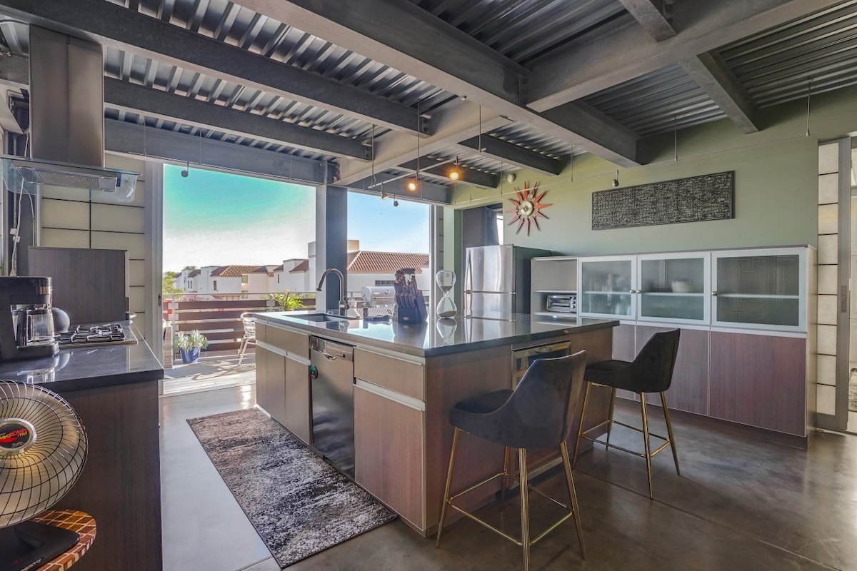 Venice CA “The Steel Rose” Flat gallery image 4