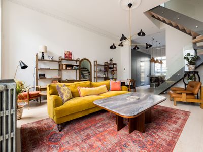 The Tree House 2 bedroom apartment by Hyde Park