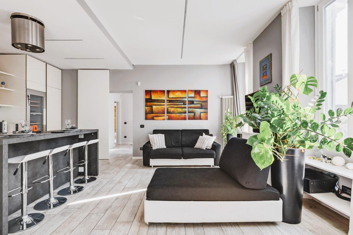 Modern apartment in Milan center