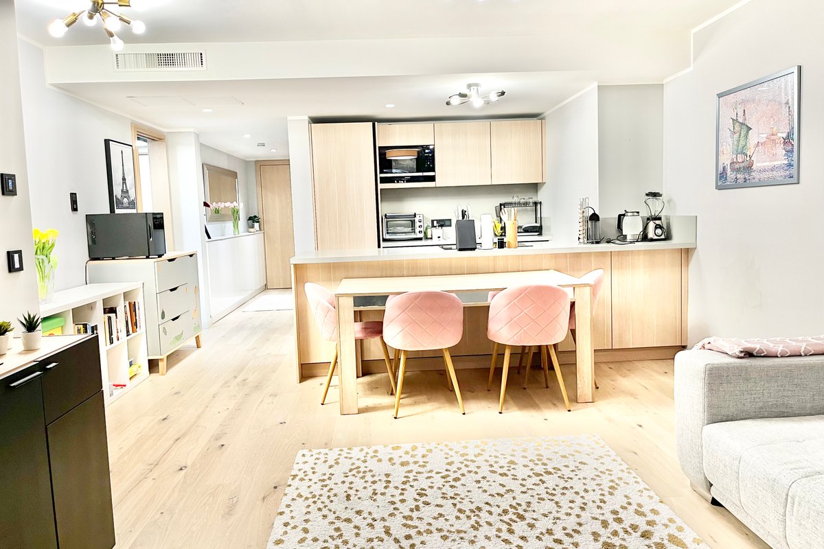 Urban Family Oasis – AC, Garden, BBQ, Free Parking