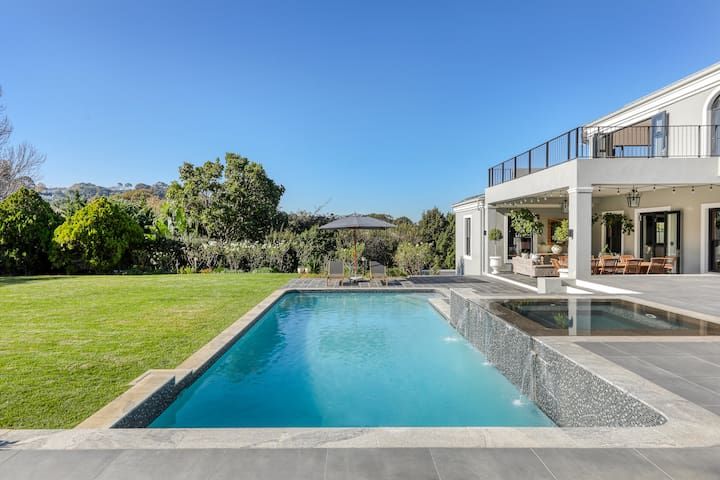 Upper Constantia Villa featured image
