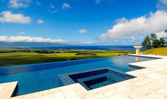 Views and pool – escape reality gallery image 5