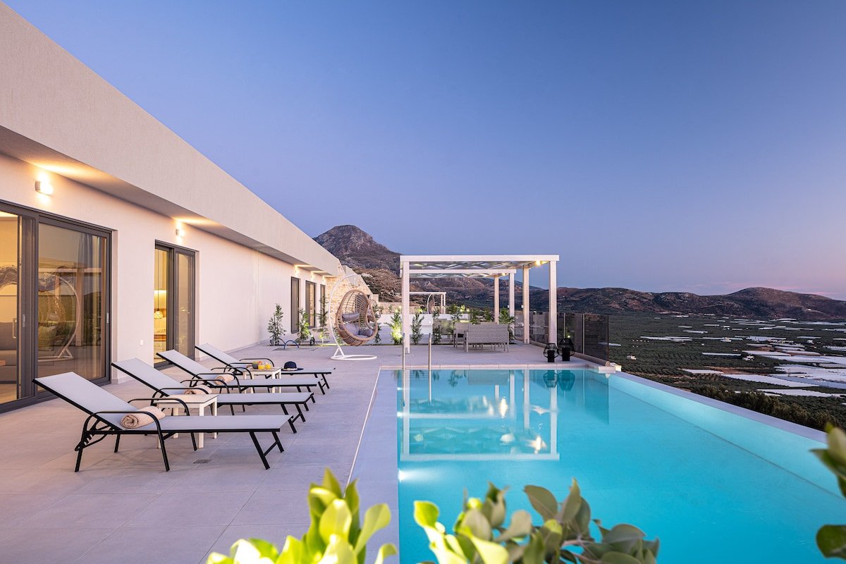 Villa Nisos gallery image 3