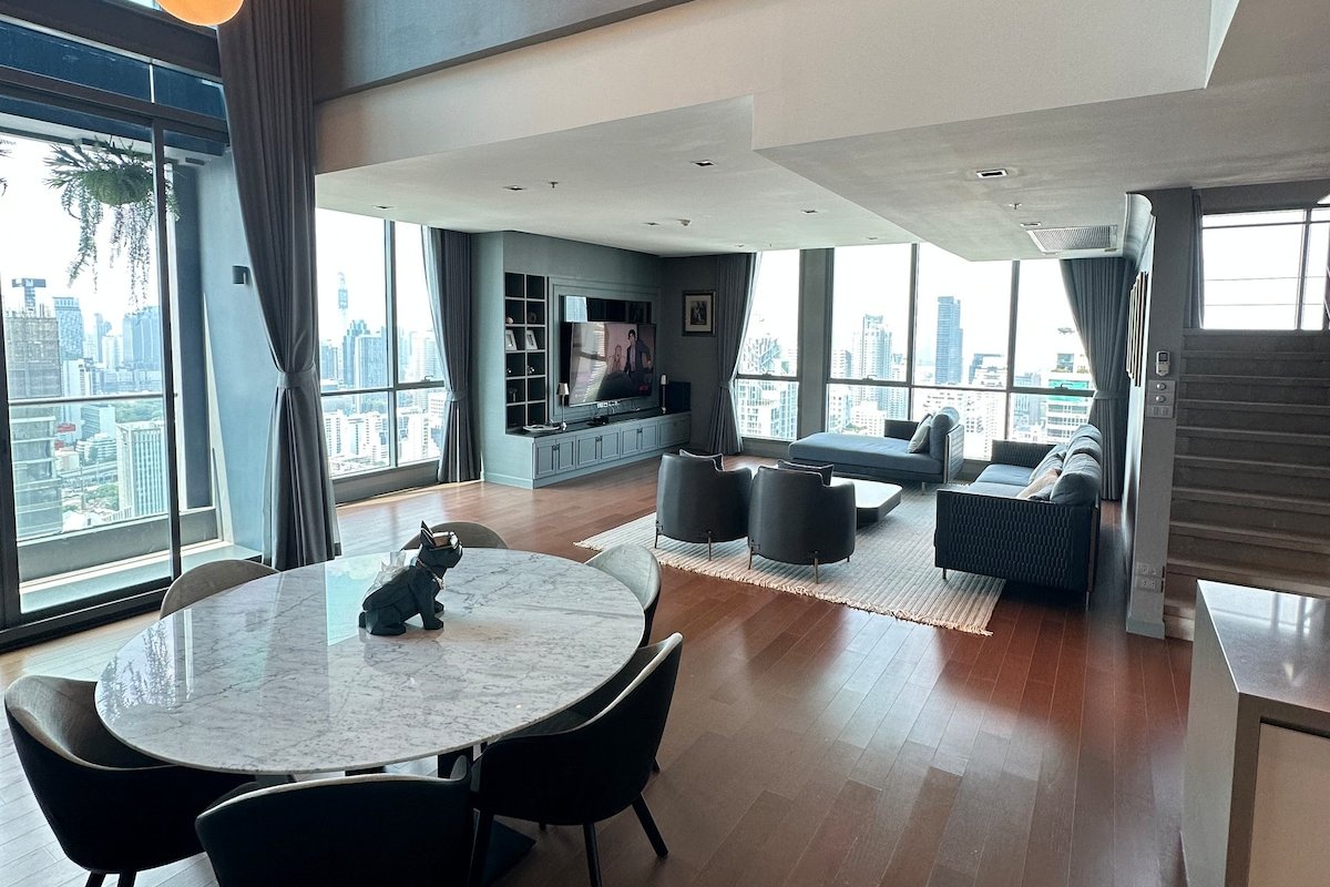 Luxurious 4 Bedroom Penthouse Loft At Nana BTS gallery image 5
