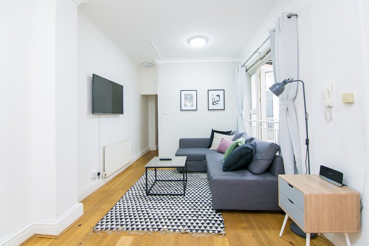 Great size 2 bed Chancery Lane gallery image 2