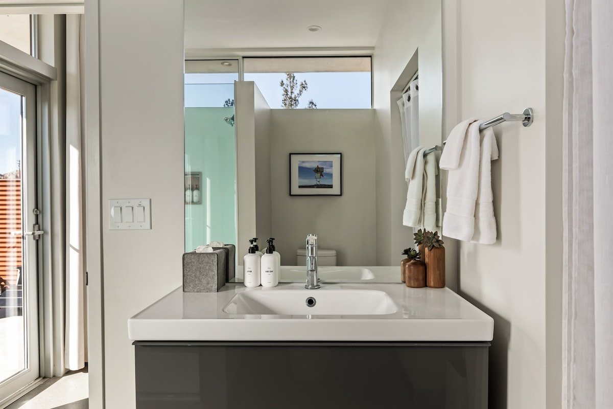 Steel & Solace: Featured in Dwell gallery image 4