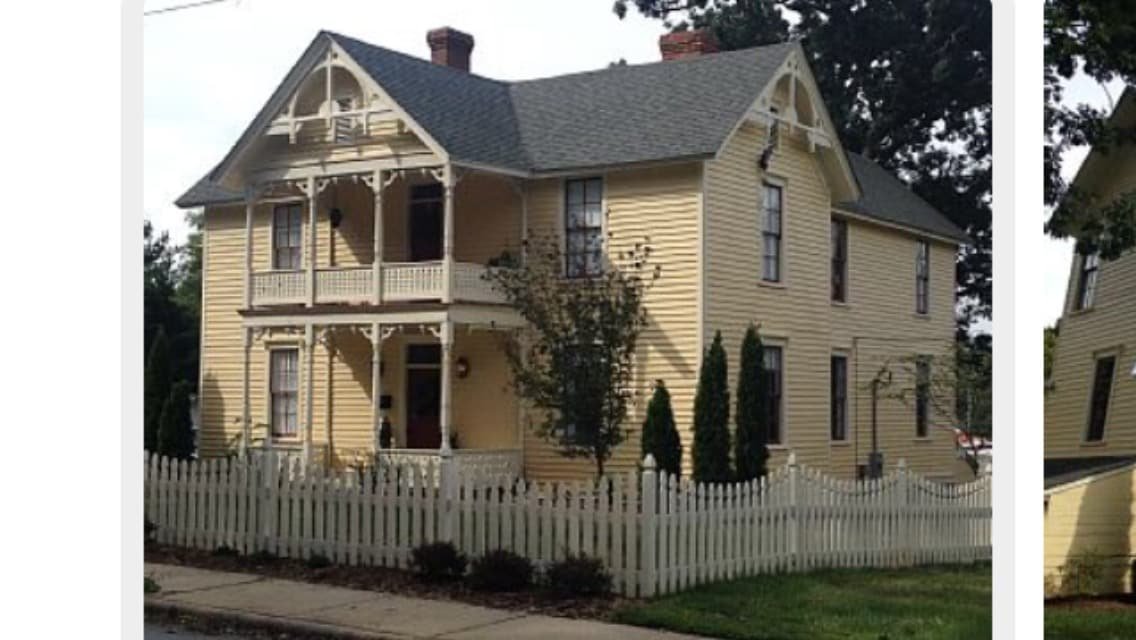 Walk to AVLs TOP cafes, pubs, restaurants, rafting gallery image 3