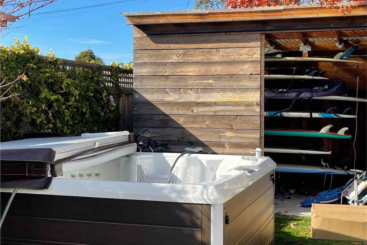 Luxury Beach House – Game Room & Hot Tub gallery image 5