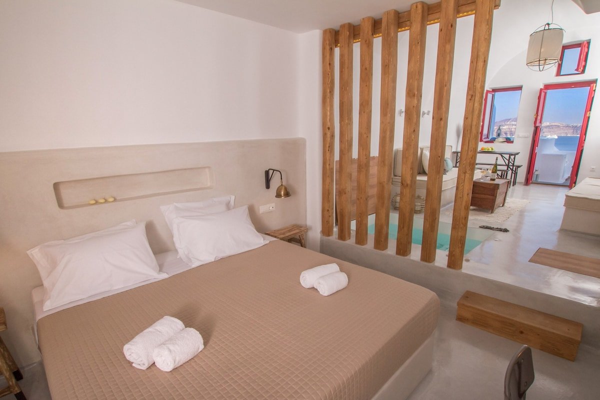 Hector Luxury Cave gallery image 3