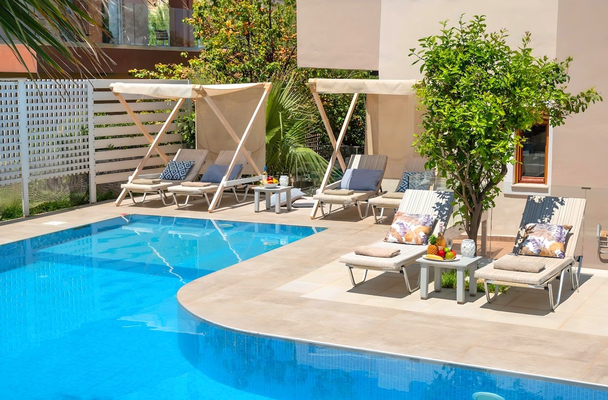 Island Villa with Private Heated Pool 31 guests gallery image 4