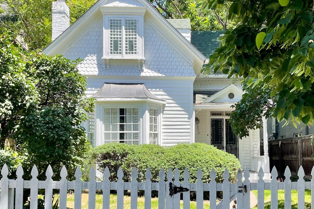 “The Cottage” Downtown Denver gallery image 2