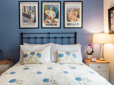 Charming City Centre Cottage with Lush Garden