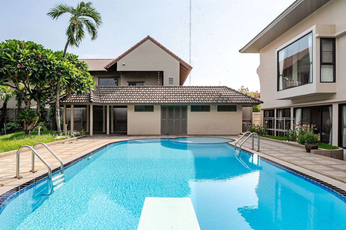 5BR Villa with Private Pool | Sukhumvit｜10mins BTS gallery image 2