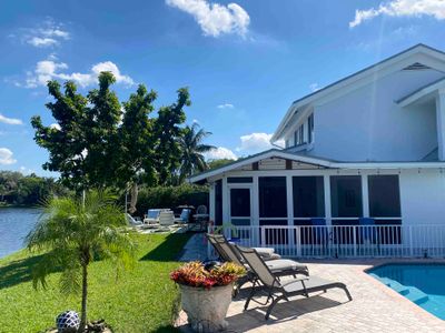LakeFront – Home Near Casino w private pool