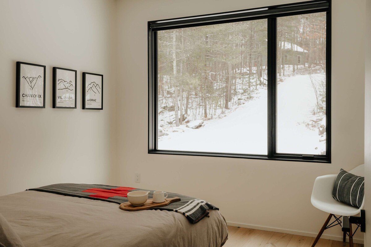 Aigle Noir: Stunning Cabin w/ Delaware River Views gallery image 5