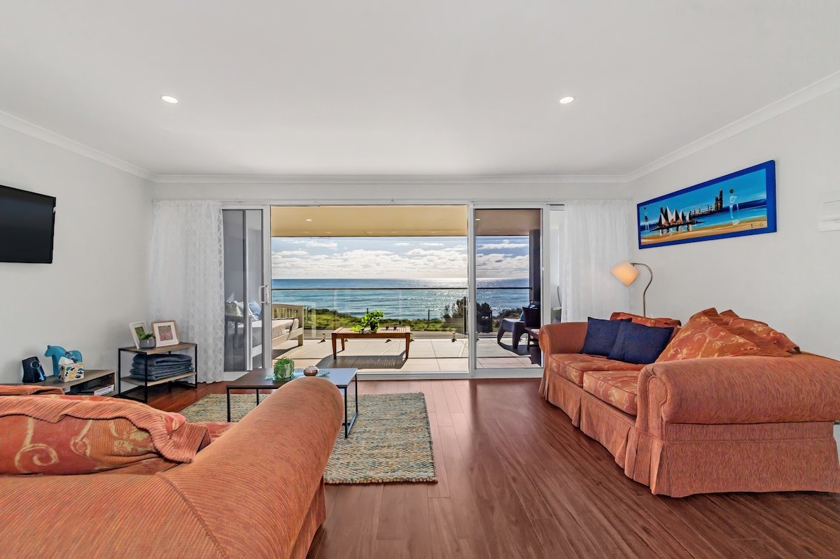 Family/friend drinks, views, winter breaks 22 slps gallery image 5