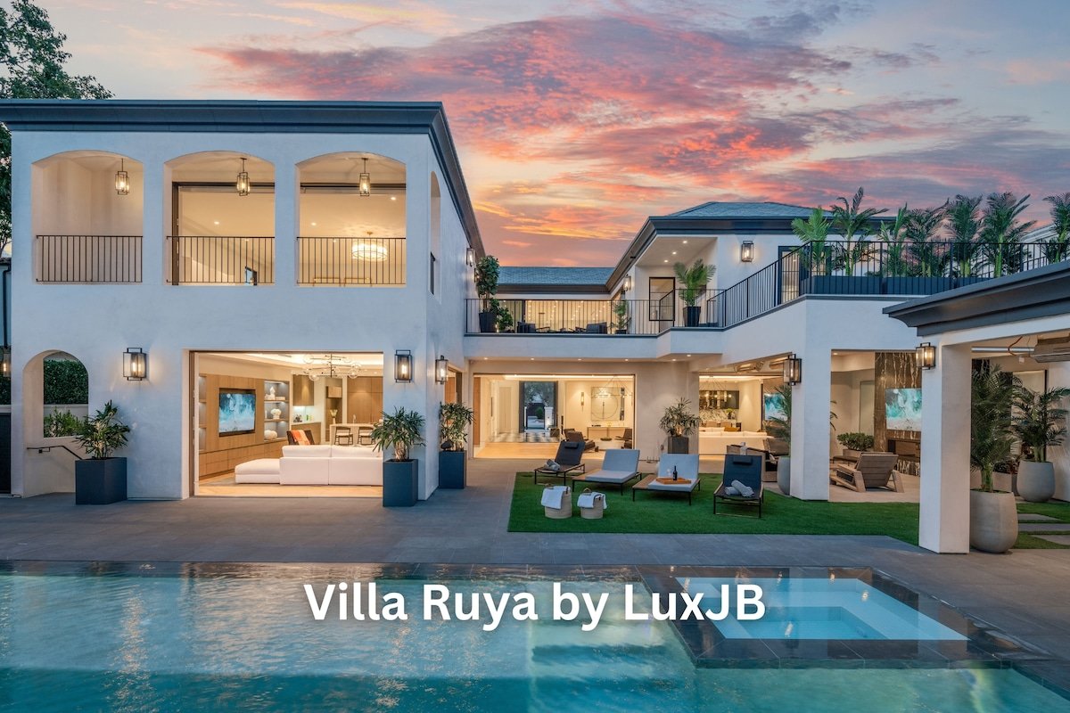 Villa Ruya by LuxJB | Resort-Style Service gallery image 2