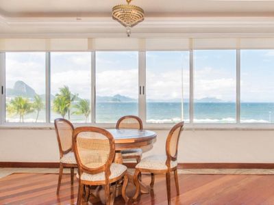 Huge 3 bedroom ocean front for 8 people