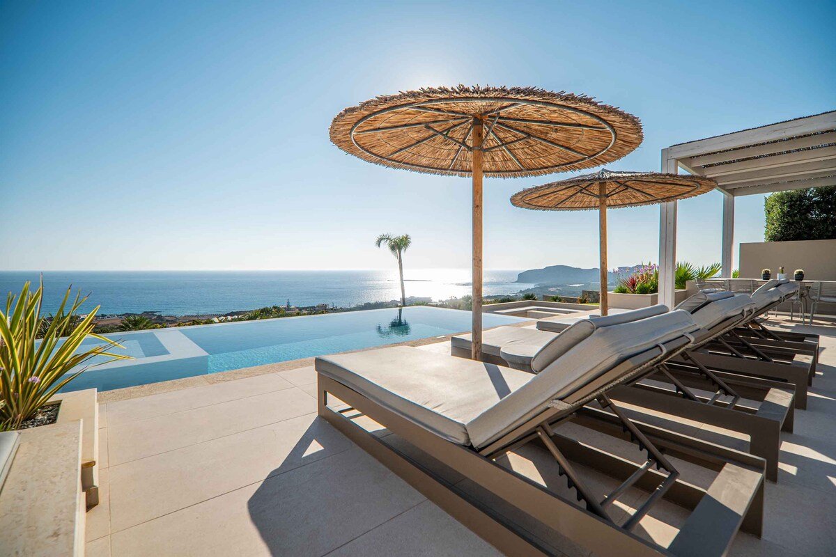 Villa Cielo I Free* Heated pool & Stunning Seaview gallery image 3