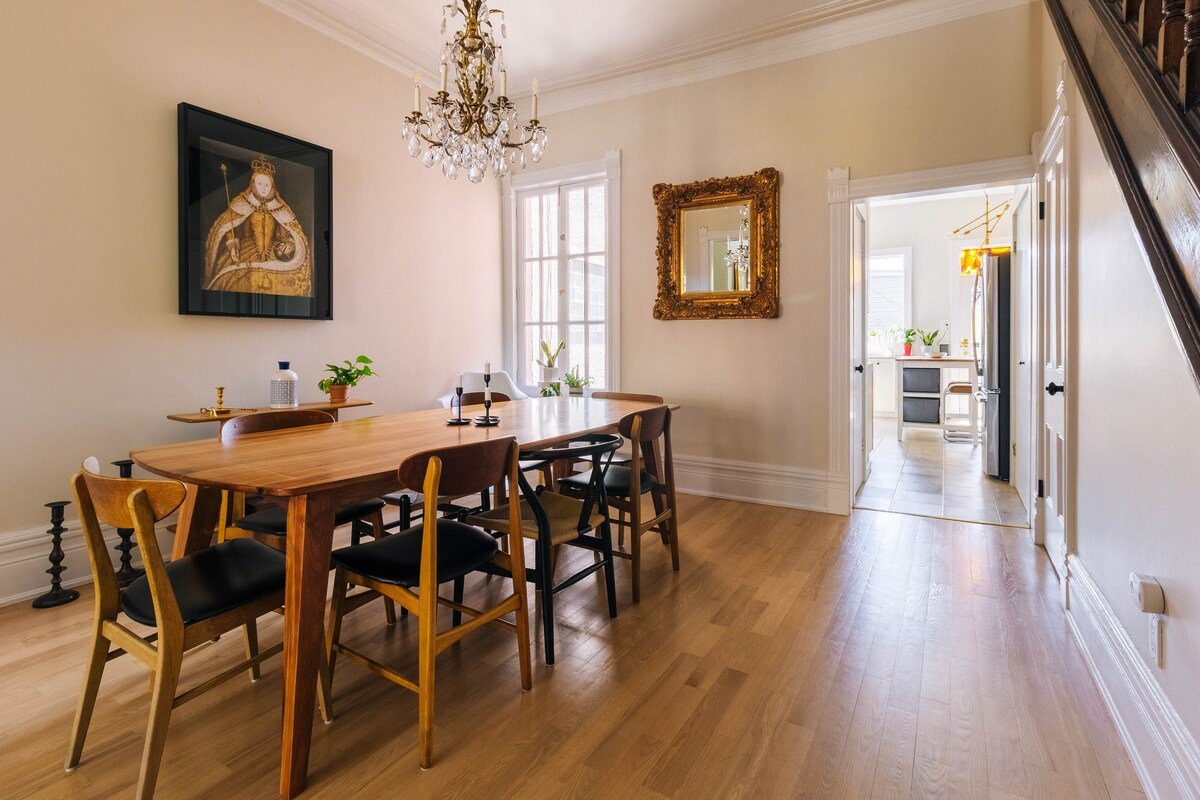 Beautiful Century Home gallery image 5