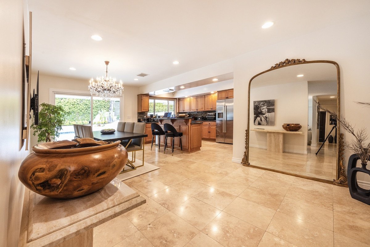 Hollywood Hills Luxury Villa with Private Pool gallery image 3