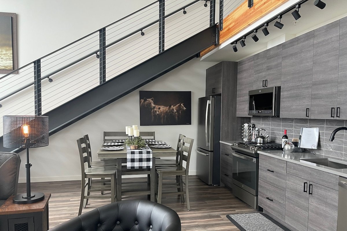 Montana Luxury Condo at its Best! gallery image 4