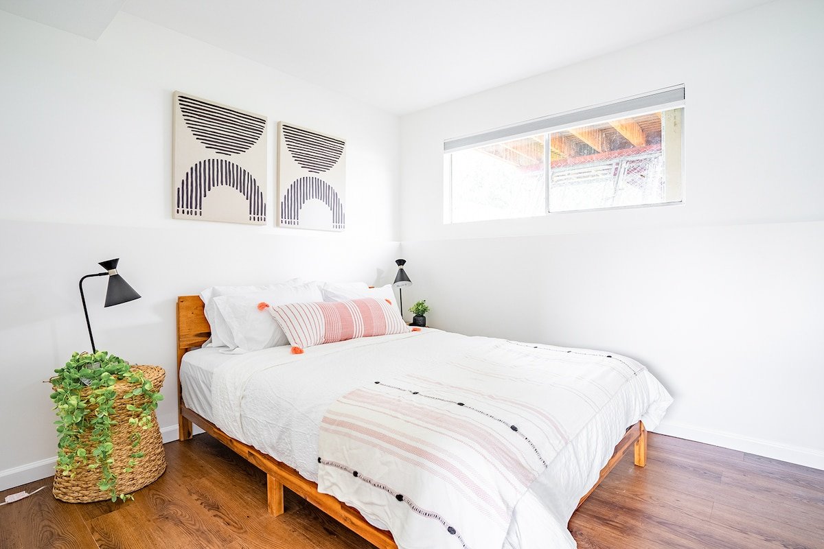 Charming 6BR Farmhouse Escape w/ Downtown Access gallery image 3