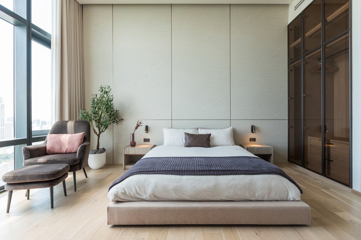 Stunning Modern 2BR City-Center with Amazing Views gallery image 2