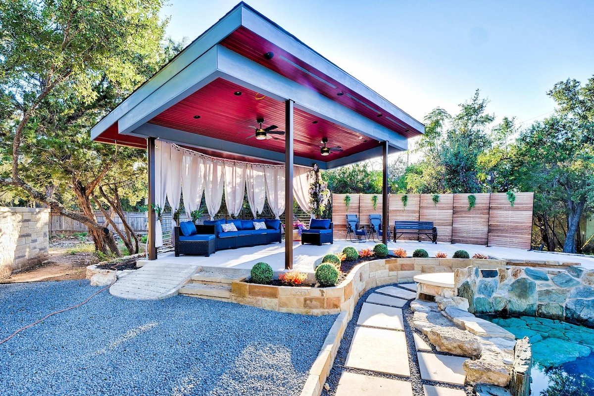 Austin Retreat 4 Bedroom, 3.5 Bath, Pool, & HotTub gallery image 4