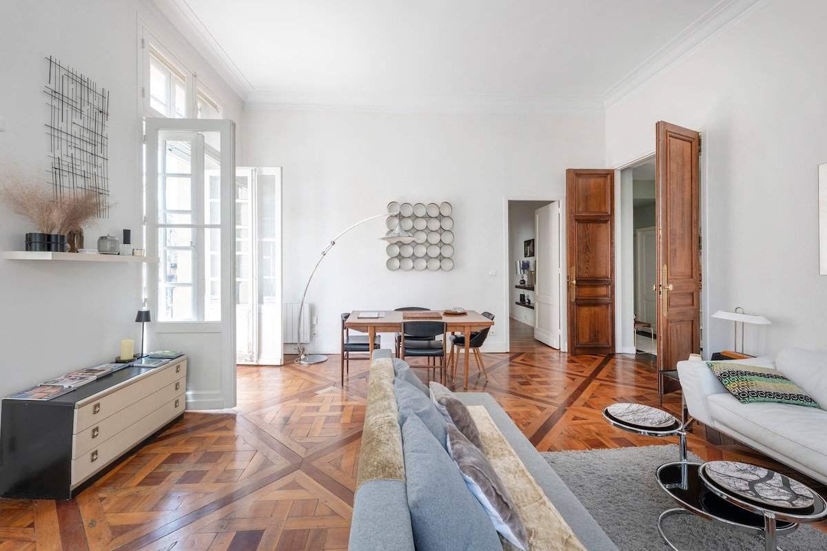 Place du Palais – Centre historique – Grand balcon gallery image 3