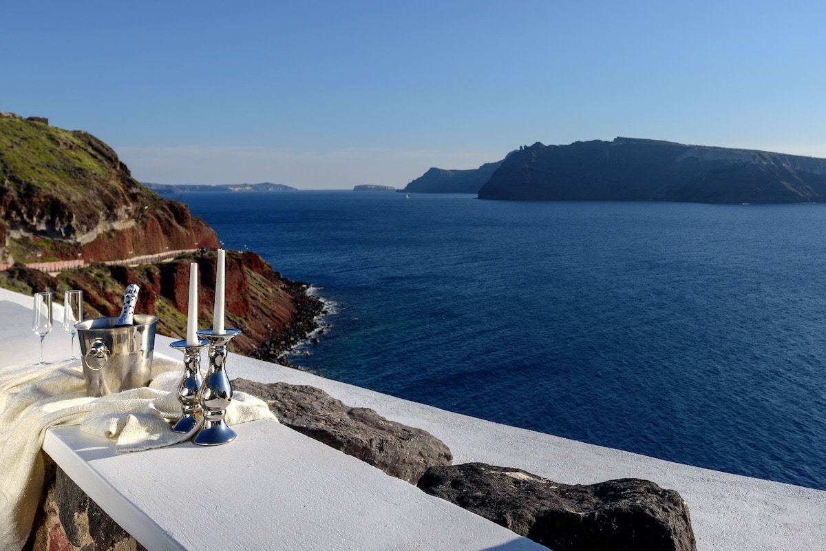 Ode Oia Sunset Villa gallery image 3