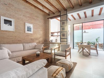 ⭐️NEW⭐️ PATIO A HOUSE . Walk to Beach, port & Metro