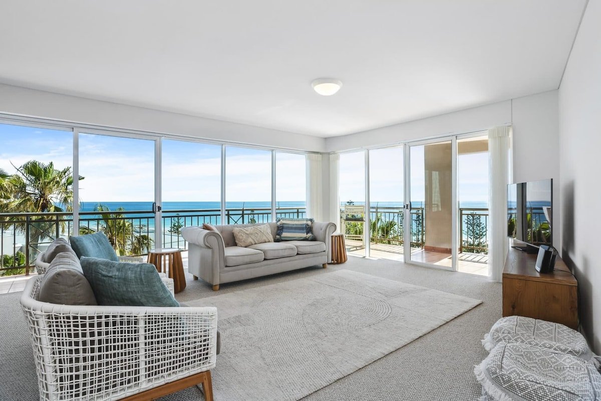 Apartment R306 – ultimate beachfront destination! gallery image 4