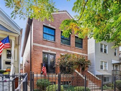 Beautiful 4 BR Family Home near Wrigley
