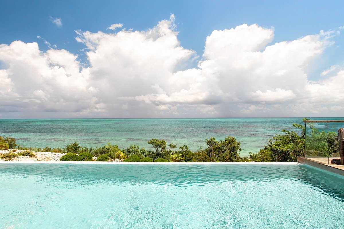 Beach Enclave North Shore V1 – 5B Beachfront Villa gallery image 2