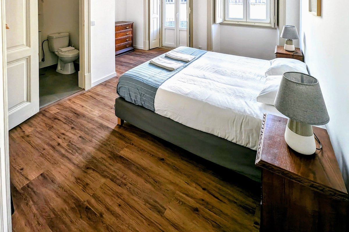 New! Kings Apartment V gallery image 4