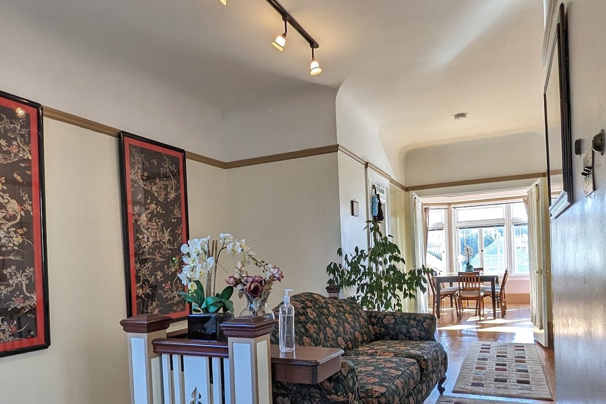 Prime 3BR Flat in Central SF. Perfect for groups! gallery image 4