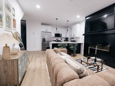 Parisian Retreat near University of Chicago Campus