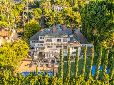Tranquil Sherman Oaks Oasis with Private Garden