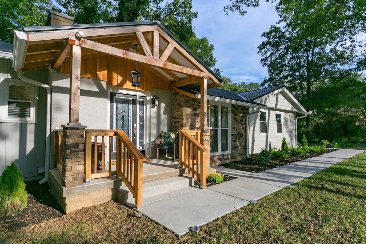 RANCH BEAUTY – 3Bd/2Ba, King Bed, Mins to Broadway gallery image 4