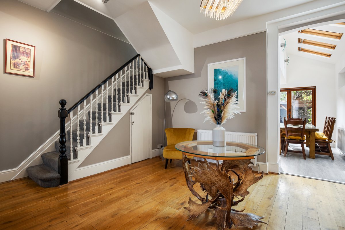 Central London house, easy walk to London Eye