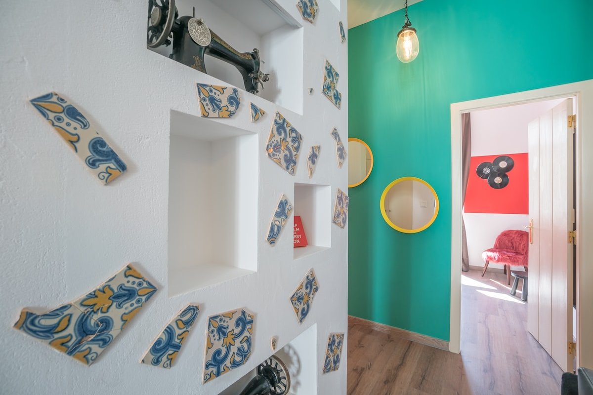 Super Central Walk Anywhere w/ AC, Lift & Parking gallery image 4