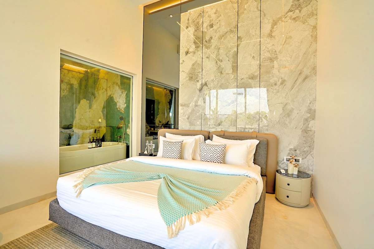 Majestic Glass Villa W/ Pvt Pool, Garden & Gazebo gallery image 4